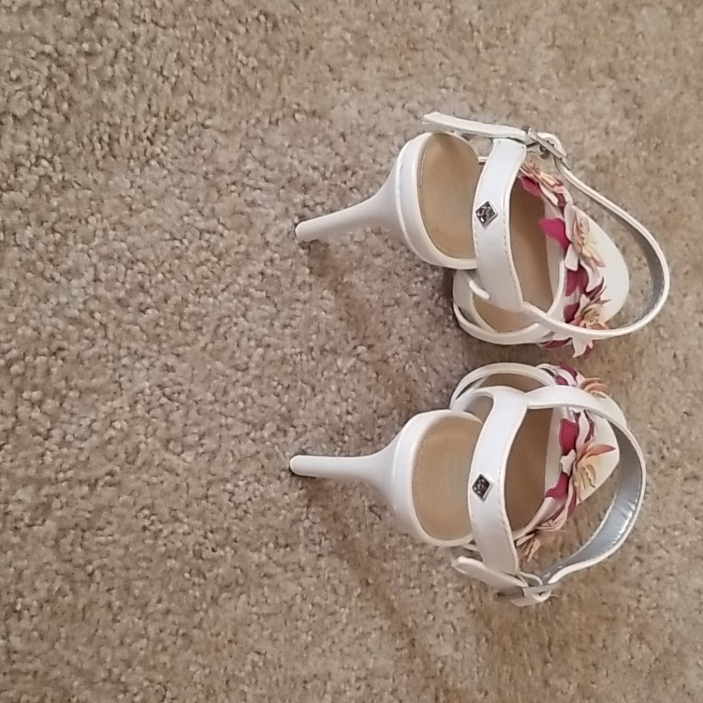 Sam & Libby Heels - Picture 4 of 4